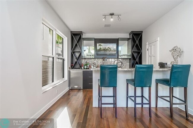 Building Photo - 808 Solar Isle Dr