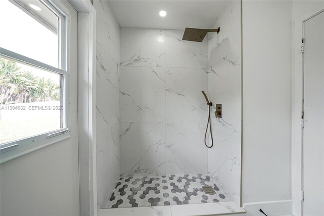 Building Photo - 7201 NW 46th Ct