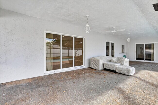 Building Photo - 1544 NW 9th St