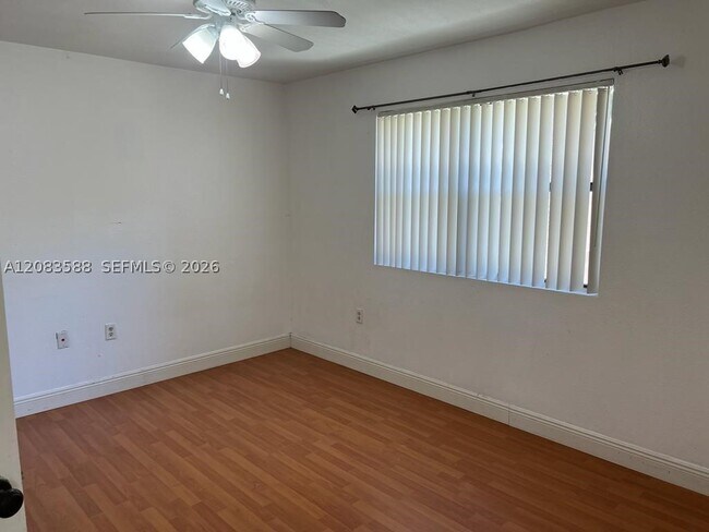 Building Photo - 10581 SW 155th Ct