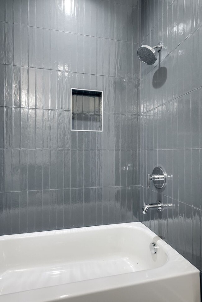 Building Photo - Welcome to Your Stylish Haven in Vibrant East Nashville!