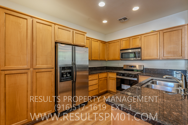 Building Photo - Spacious and Beautiful Folsom 4 Bedroom To...