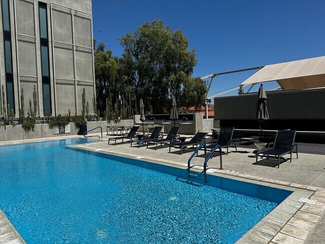 Building Photo - Contour on Campbell 1 bed 1.5 bath condo
