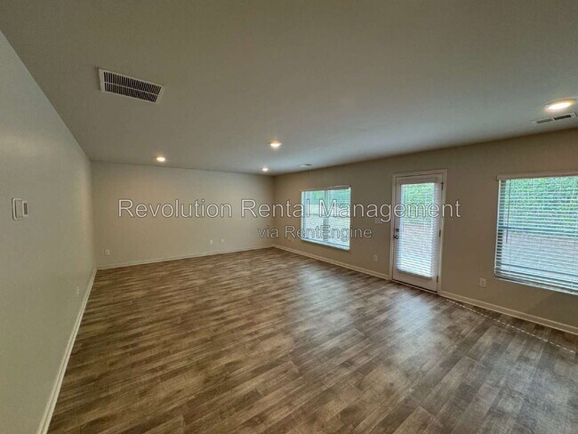 Building Photo - 394 Daffodil Drive