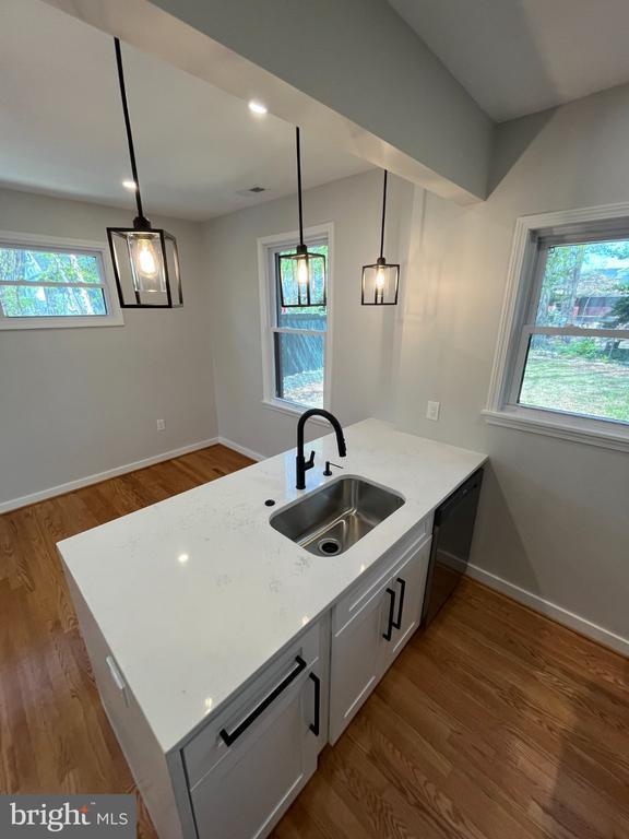 Building Photo - 327 Whittier St NW