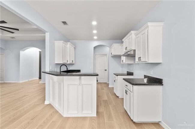 Building Photo - 3714 Oregon Dr