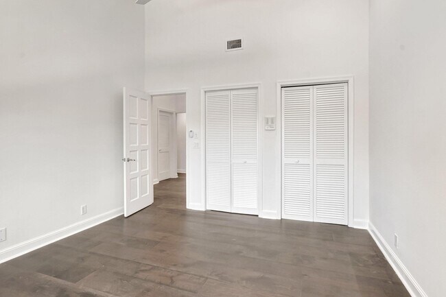 Building Photo - 540 SW 15th St