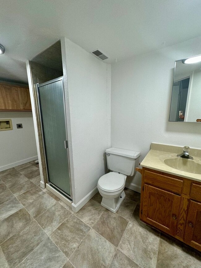 Building Photo - Lovely 3 bedroom/2 bath home in Fountain V...