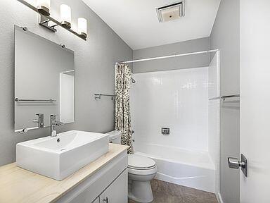 Building Photo - 2696 S Sierra Madre