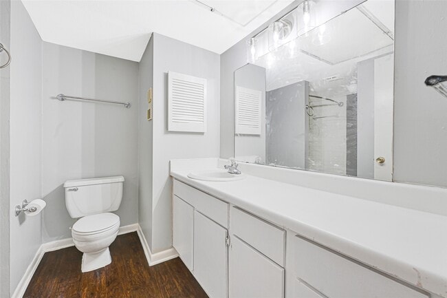 Building Photo - 8515 Hearth Dr