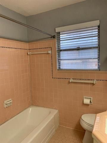 Building Photo - 6517 E Mockingbird Ln