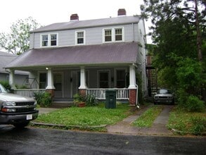 Building Photo - 917 Burch Ave