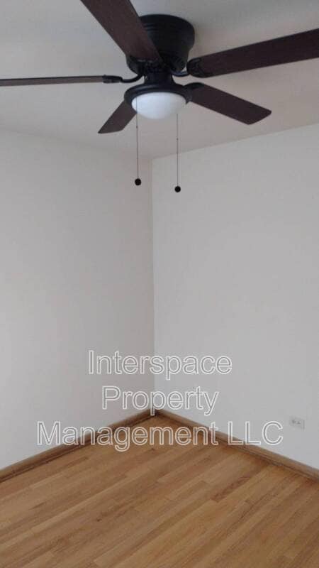 Building Photo - 10126 S Pulaski Rd