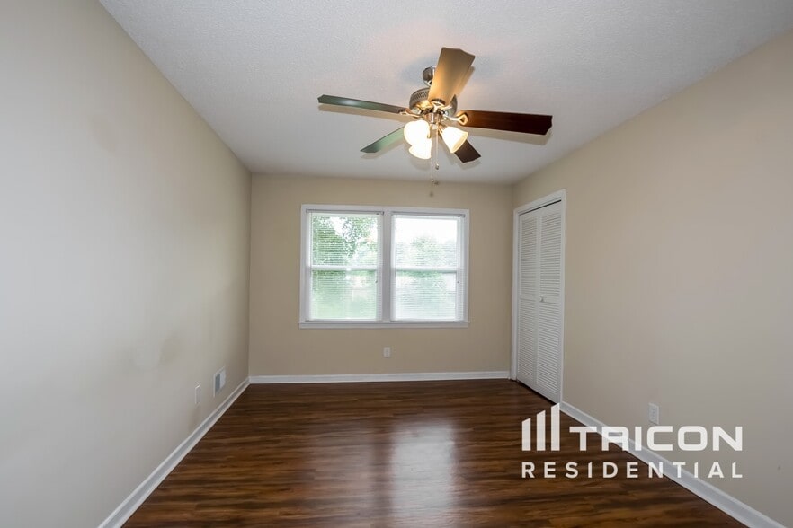 Building Photo - 504 Thyme Dr