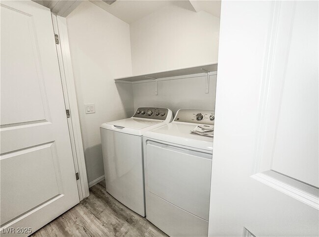 Building Photo - 331 Cymbal Pl