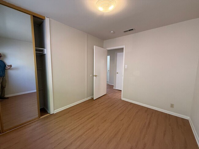 Building Photo - 2965 Sandra Pl