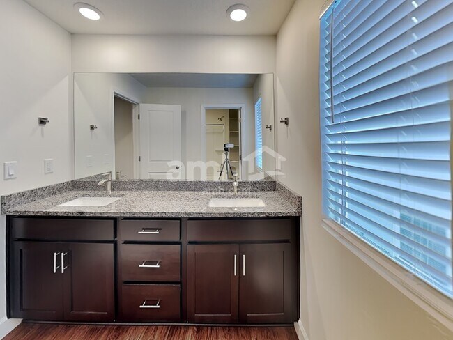 Building Photo - 5936 Verdigris Dr