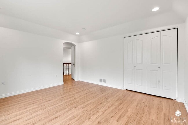 Building Photo - 4 Bedroom | 2.5 Bathroom | Garage - Conven...