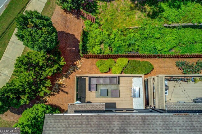 Building Photo - 1450 Edgebrook Ct NE