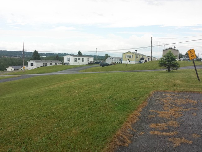 Building Photo - Skyway Trailer Park