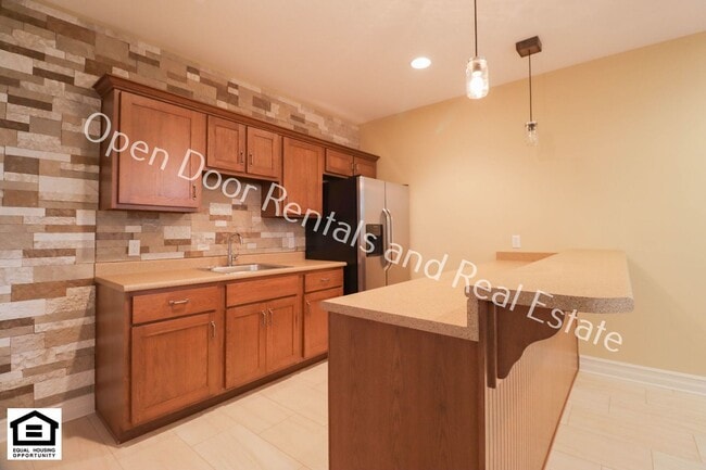 Building Photo - Coming soon! 50% off first months rent** W...