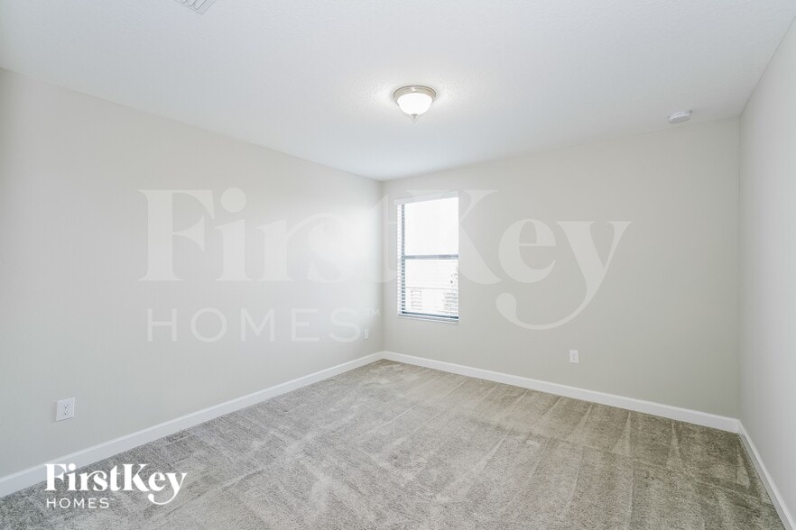 Building Photo - 9835 Ivory Dr