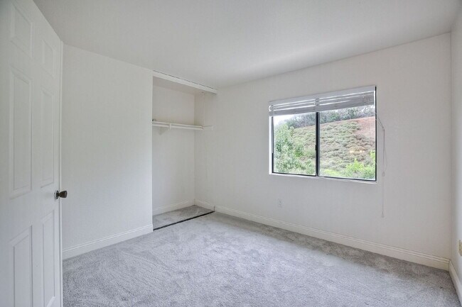 Building Photo - 2091 Sequoia Crest