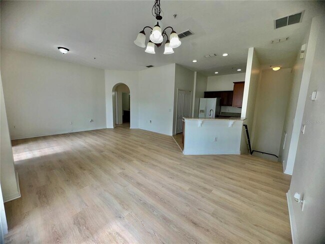 Building Photo - 6404 S Goldenrod Rd
