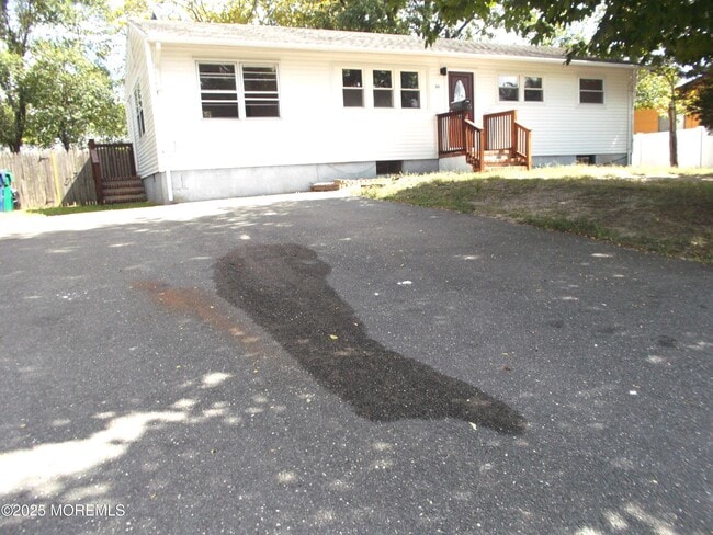 Building Photo - 20 Brandies Rd