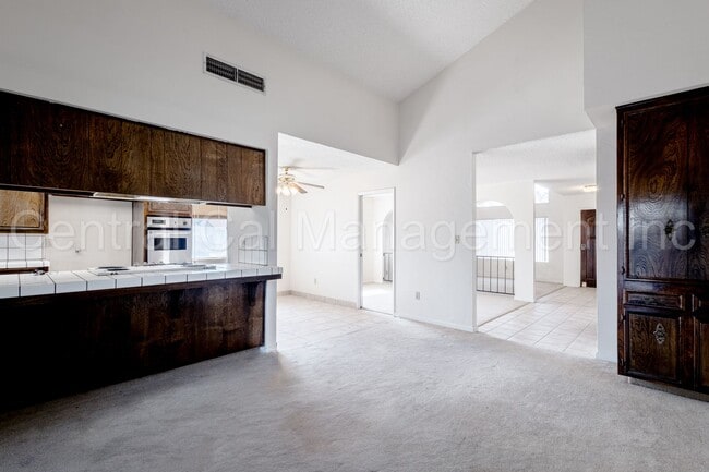 Building Photo - 3 Bedroom/2 Bath with a Pool - $2295 Per Month!