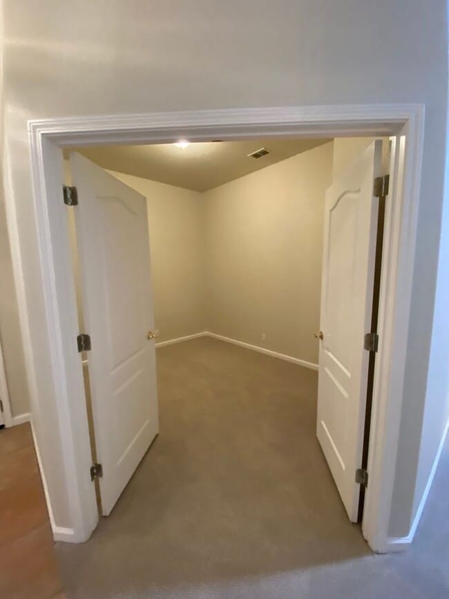 Building Photo - Broadstone 3 Bedroom + Office AND a 3 Car Garage Single Story with Low Maintenance Backyard