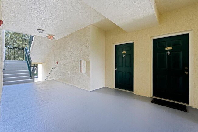 Building Photo - 5205 Myrtlewood Cir E
