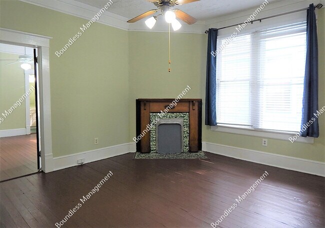 Building Photo - 742 Lake Ave NE