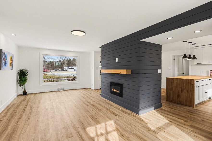 Living Room - 2705 McCarty Rd