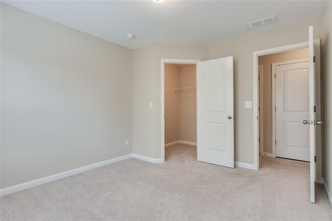 Building Photo - 809 Ivy Vine Pl
