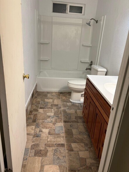 Building Photo - 86 Huntington Cir