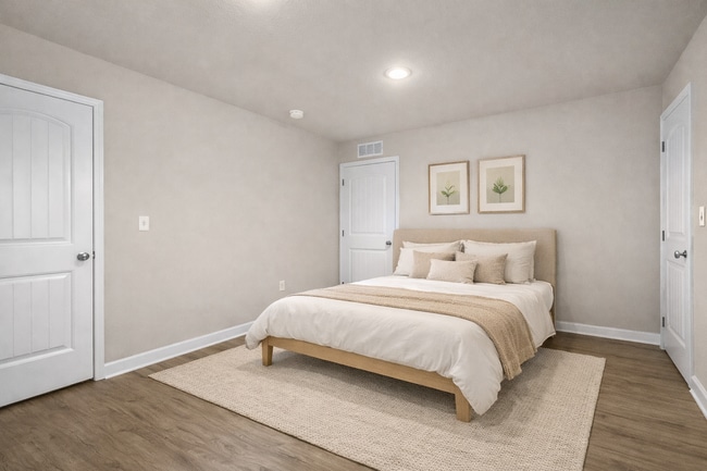 Building Photo - Spacious 3-Bedroom Townhome in Prime Colonial Highlands Location