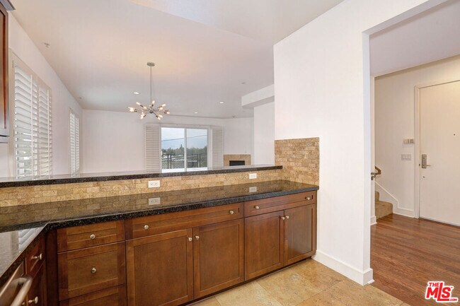 Building Photo - 11851 Laurelwood Dr