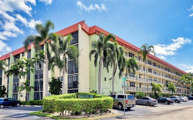 Building Photo - 5300 NE 24th Terrace