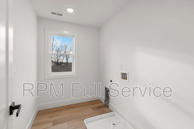 Building Photo - 1715 Heiman St