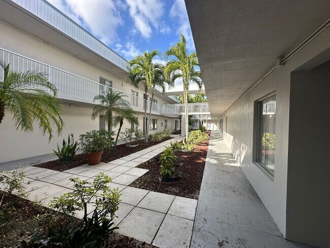 Building Photo - FAST APPROVAL !  1 bed 1 bath at green tee...