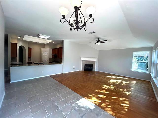 Building Photo - 4420 Lansbury Ln