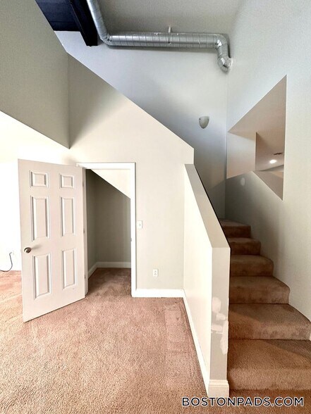 Building Photo - 26 Portland St