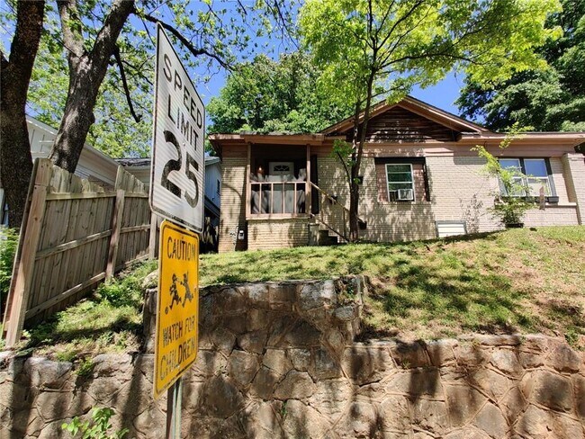 Primary Photo - 576 Muse St SW