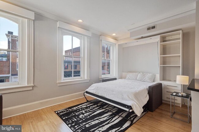 Building Photo - 180 Main St