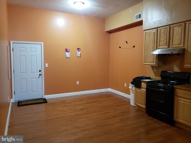 Building Photo - 1207 Race St