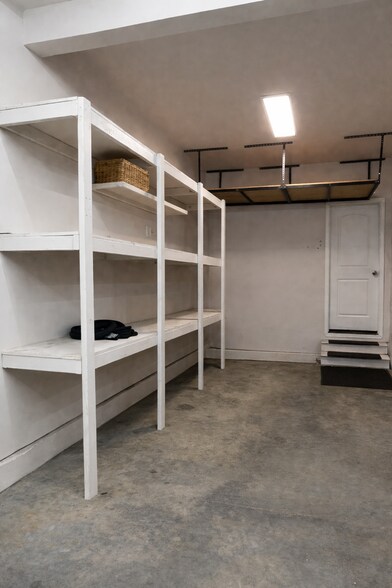 Garage - 7730 181st Street East