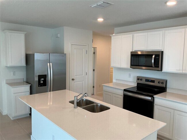 Building Photo - 3556 Hornbeam Rd
