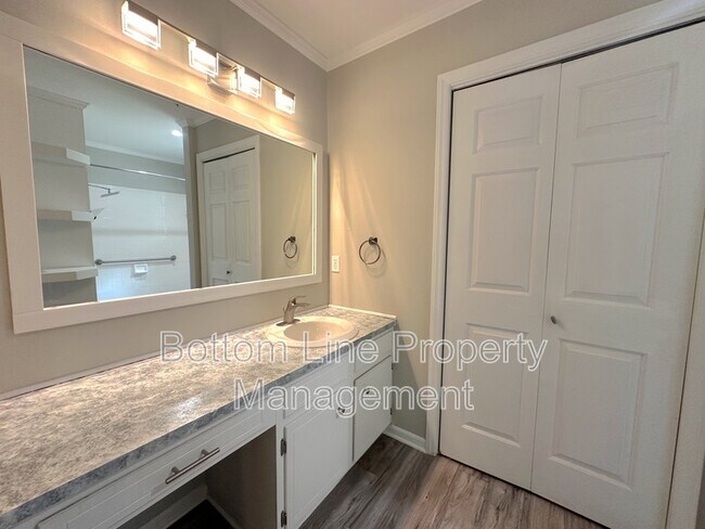 Building Photo - 11824 Larkridge Ct