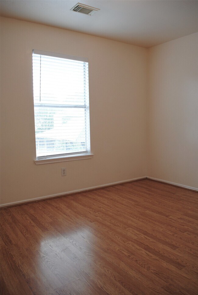 Building Photo - 3910 Starbridge Pointe Ln